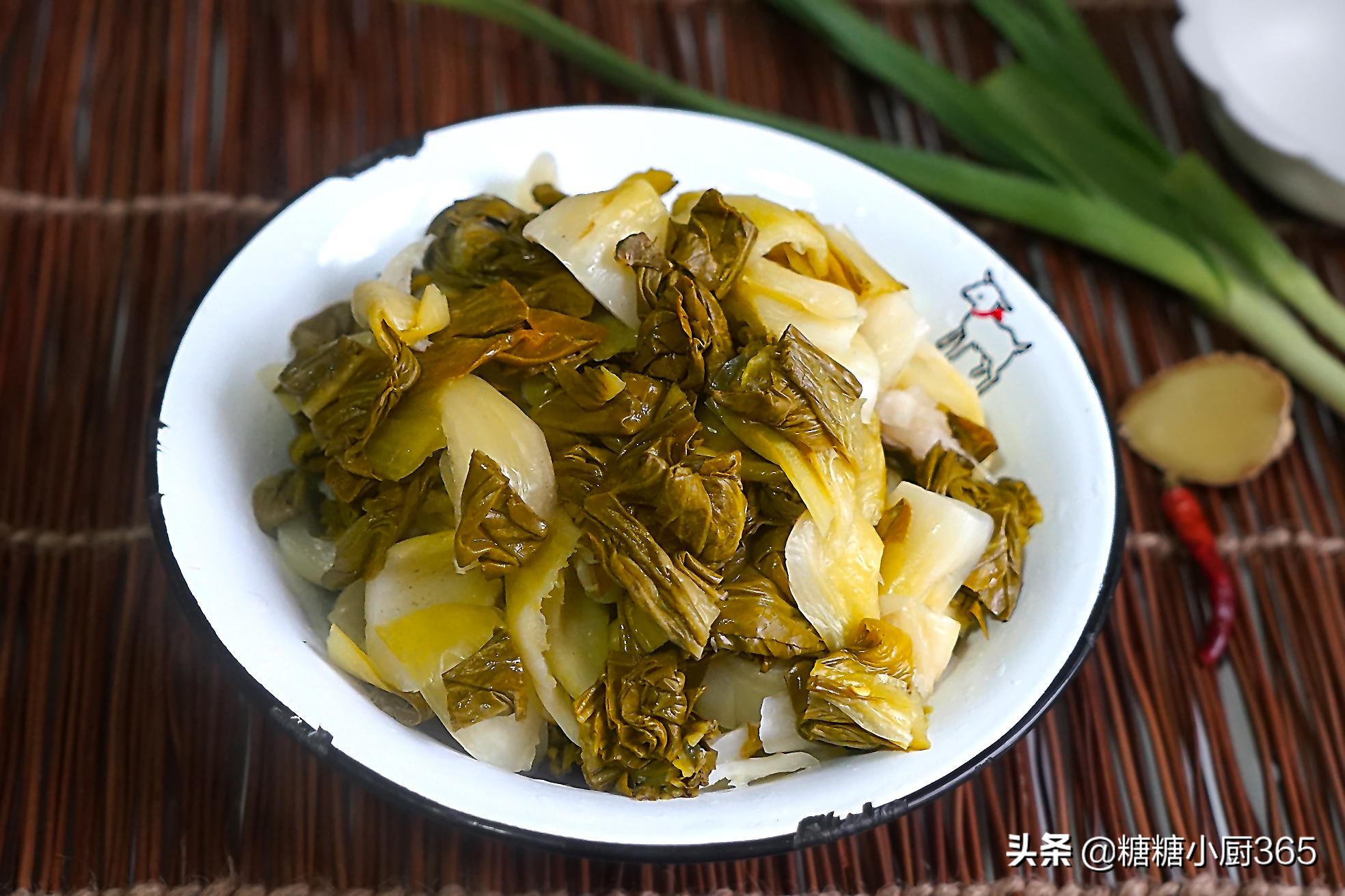 酸菜饺子制作方法：不用买酸菜也能做出美味酸菜馅饺子的详细做法