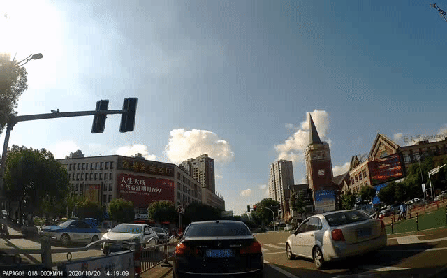 强行加塞，恶意别车？行车记录仪一键举报了解一下