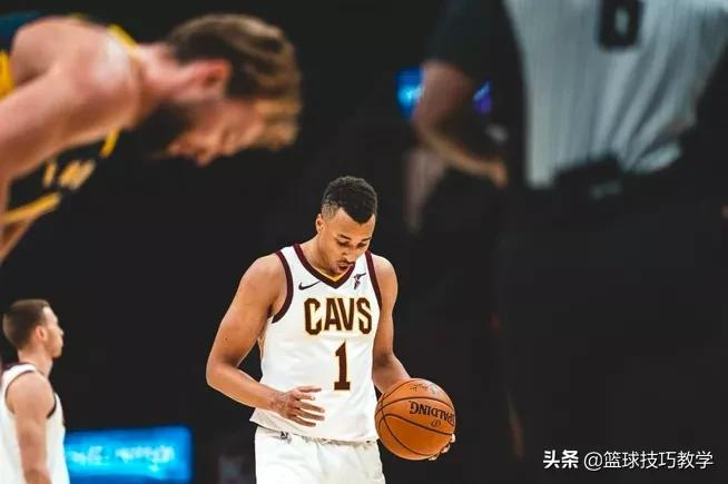 为什么nba球员没有髌骨炎(一场未打，又报销！恐怕他再也回不了NBA了)