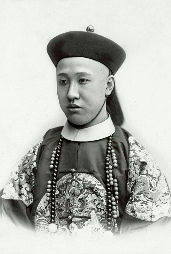 徒守半生活寡,险为国贼纳妾,清朝衰亡的守墓人:隆裕太后