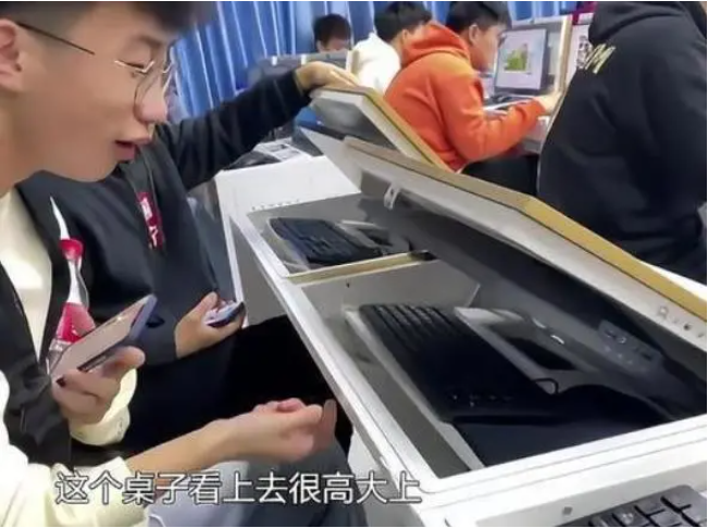 学校课桌（高校更换）