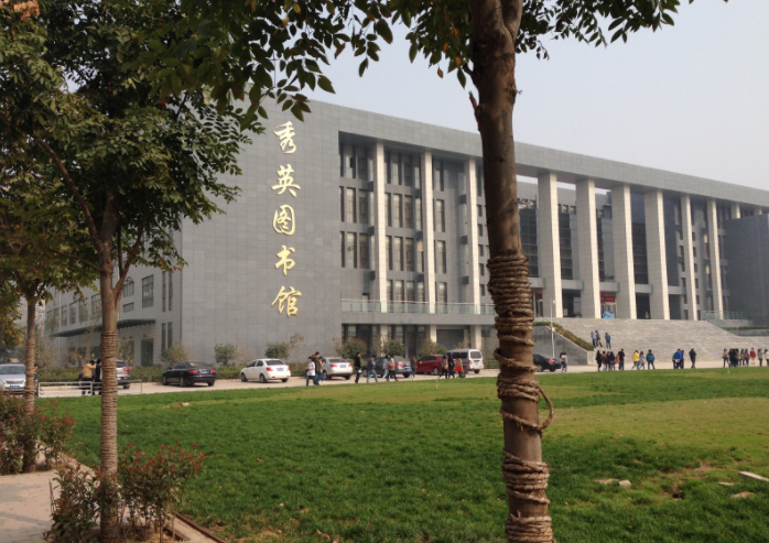 高考分刚过本科线，报“专科”还是“三本”？老师的建议很实在