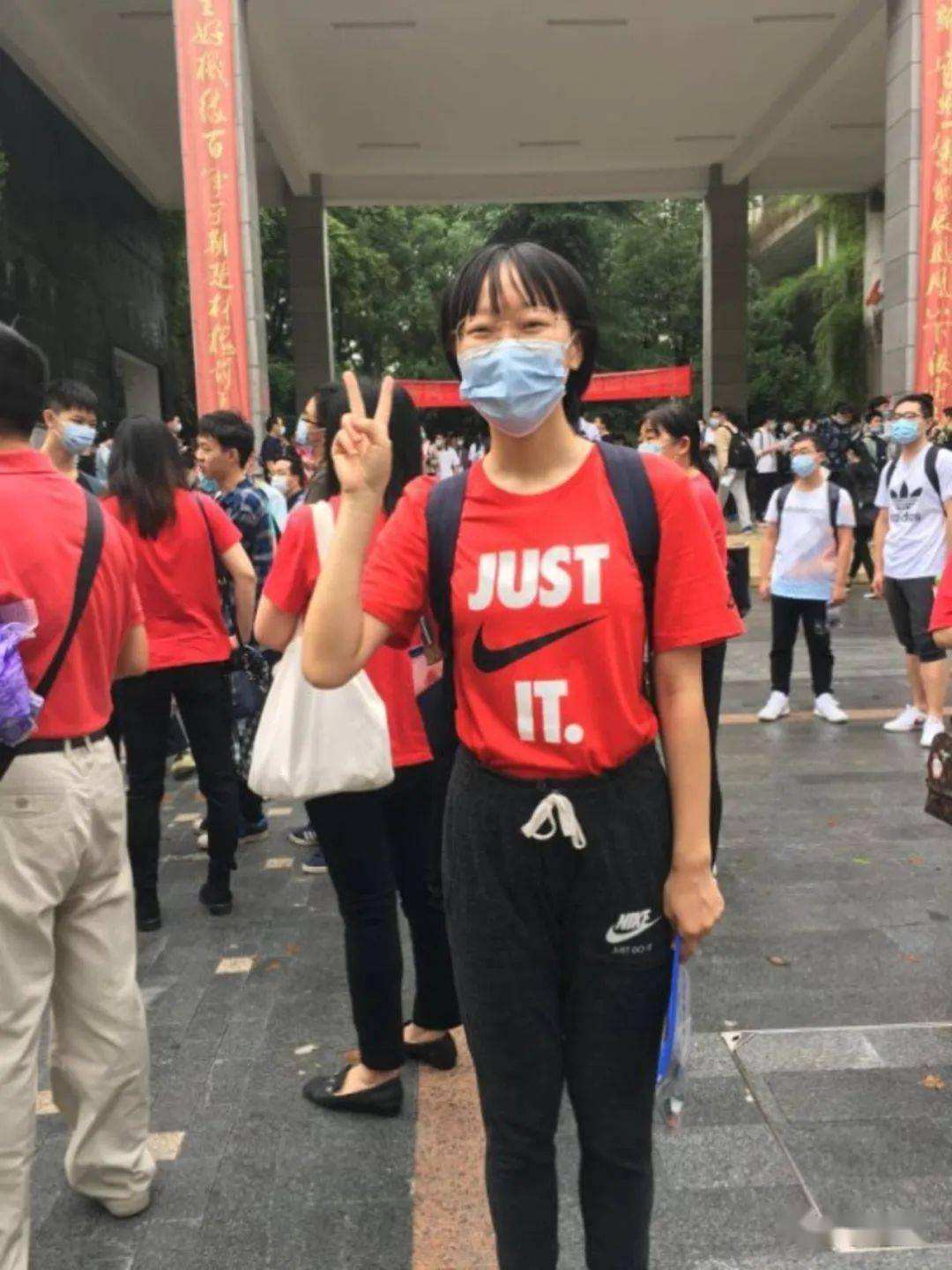 高考状元“性别调查”：女生占比54.5%，20年以来共12次超越男生