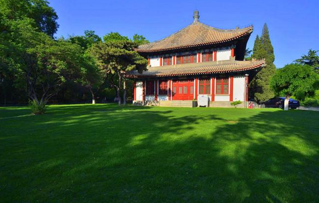 北大名人“韦神”年薪被曝光，收入看似可观，却无车无房