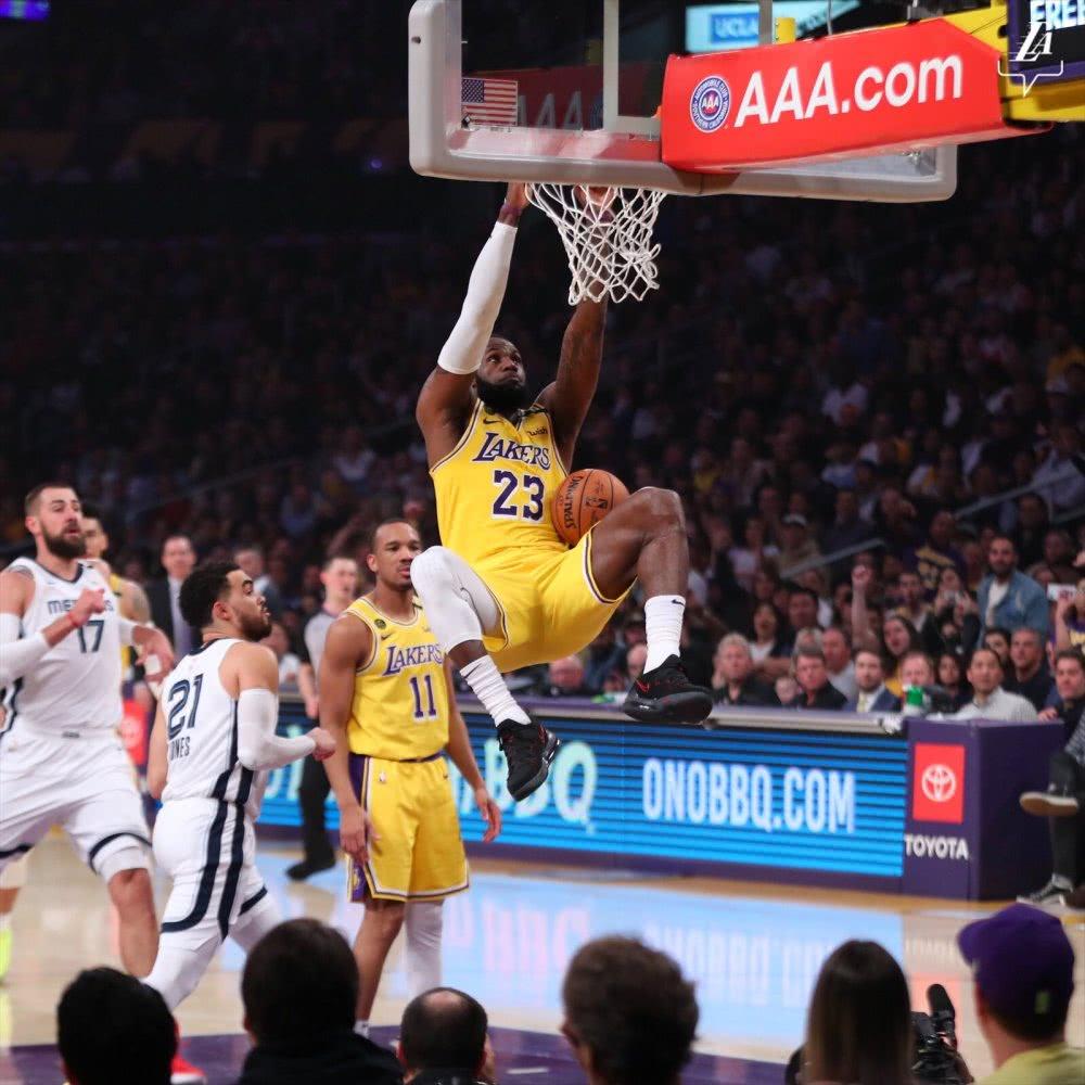 nba的球为什么那么贵(NBA的超级球星们收入那么高 球队是靠什么来支付这么高的工资呢)