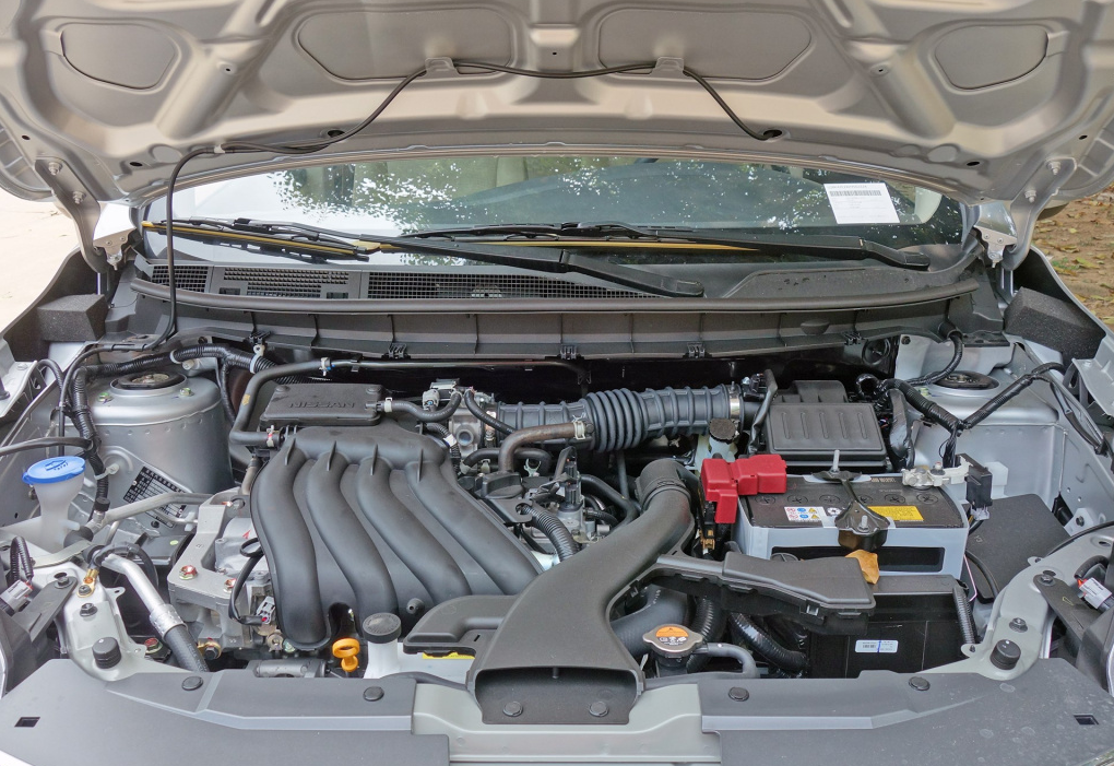 6升排量,代号为hr16de的自然吸气直列四缸发动机.