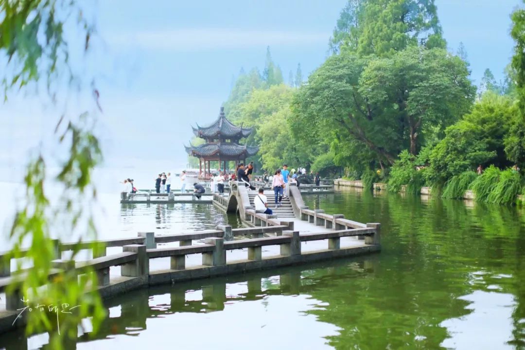 杭州西湖旅游图（如何慵懒、小众、文艺的玩转杭州，尽享西湖之美，请收藏这篇）