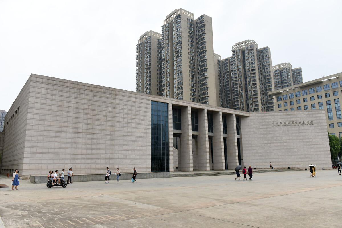 中央民族大学的五兄弟，个个美术设计专业实力很强录取成功率高