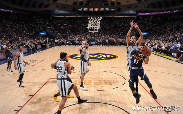 nba为什么追分要犯规(季后赛最诡异一幕诞生！剩19秒差4分不犯规，波波赛后给出答案)