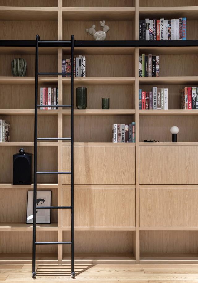 5千字干货文：如何在家打造一个漂亮的书柜？买成品or定制书柜？