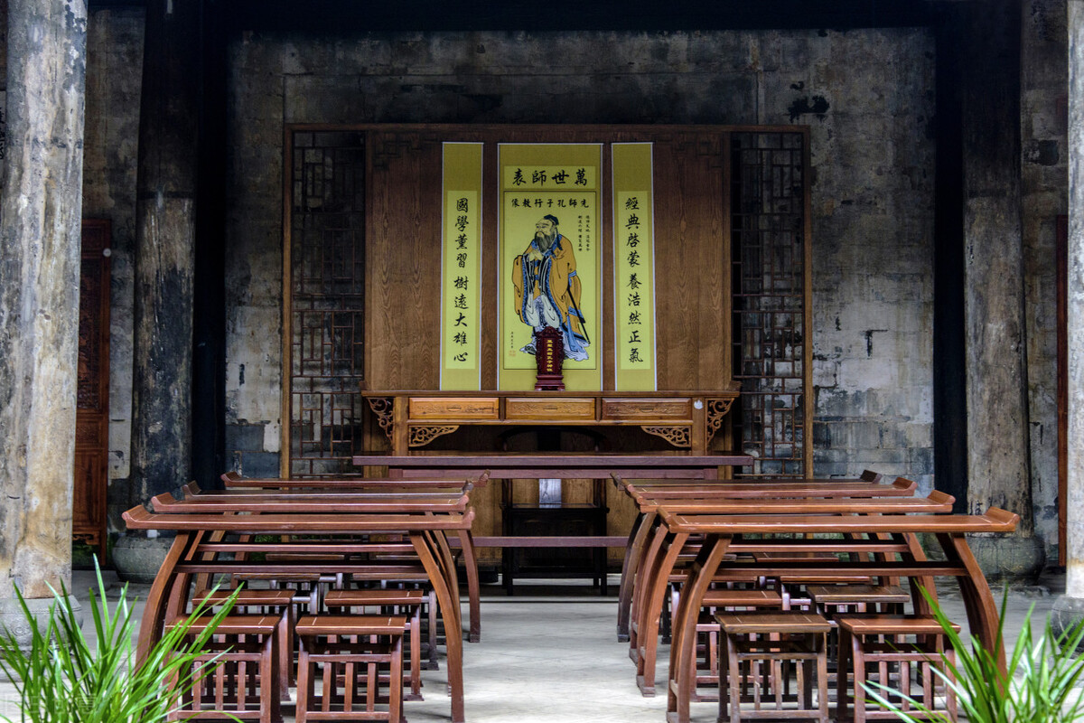 宦官在历史上是一个怎样的群体？宦官都是太监吗？带你了解真相