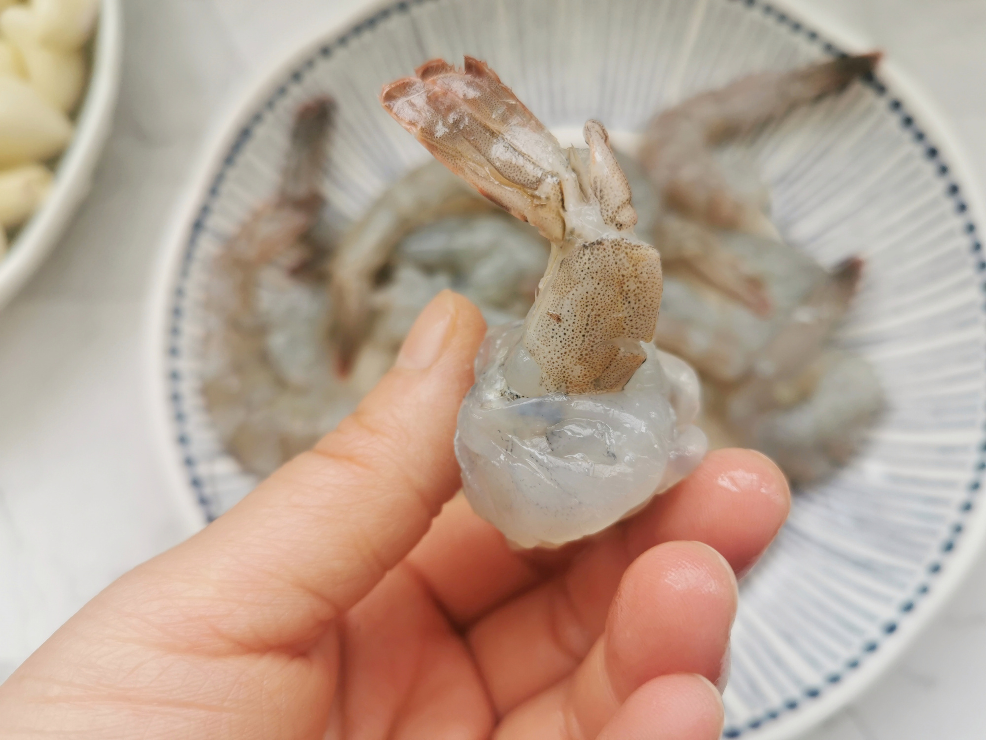 蒜蓉粉丝虾这样做，粉丝比虾好吃，蒜香扑鼻，零厨艺也能学会