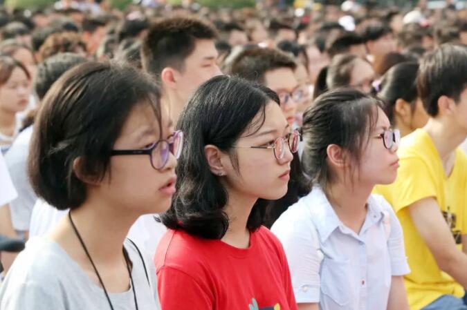 高考失利，考生应不应该选择复读？“3种情况”不建议复读