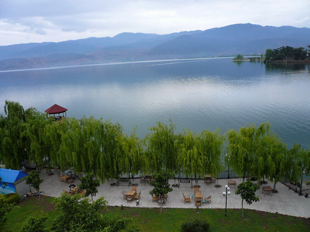 螺髻山旅游风景区位于西昌城南,濒临邛海,被誉为"川南胜境".