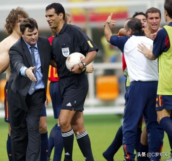 世界杯哪年裁判被杀(普约尔:2002年世界杯,韩国队靠裁判赢取胜利.