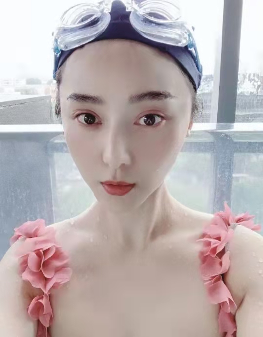 范冰冰性感手机壁纸(39岁范冰冰玩湿身诱惑太撩人!