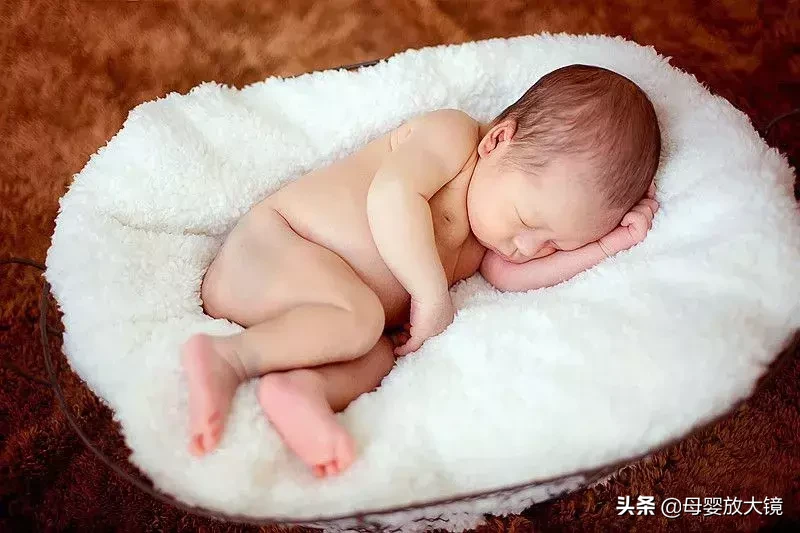 红斑、脱皮、痤疮…新生儿最易出现的10种皮肤问题，宝妈护理必备