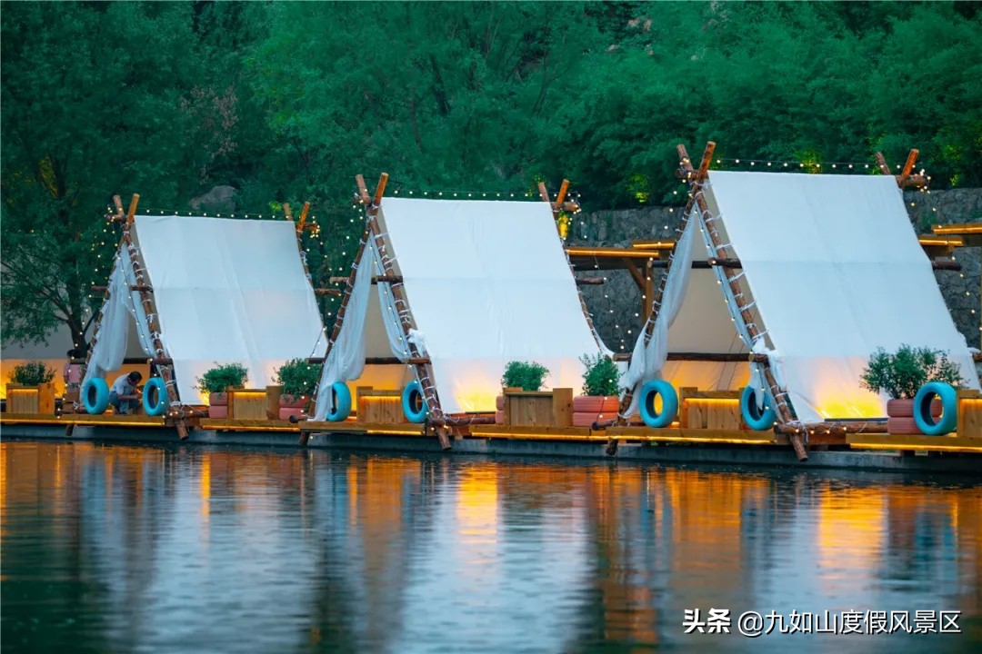 露营就是睡进帐篷？NONONO，这届年轻人都这么玩