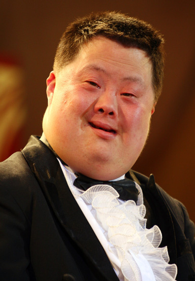 “天才指挥家”胡一舟：身患唐氏综合征，19岁凭音乐天赋一举成名