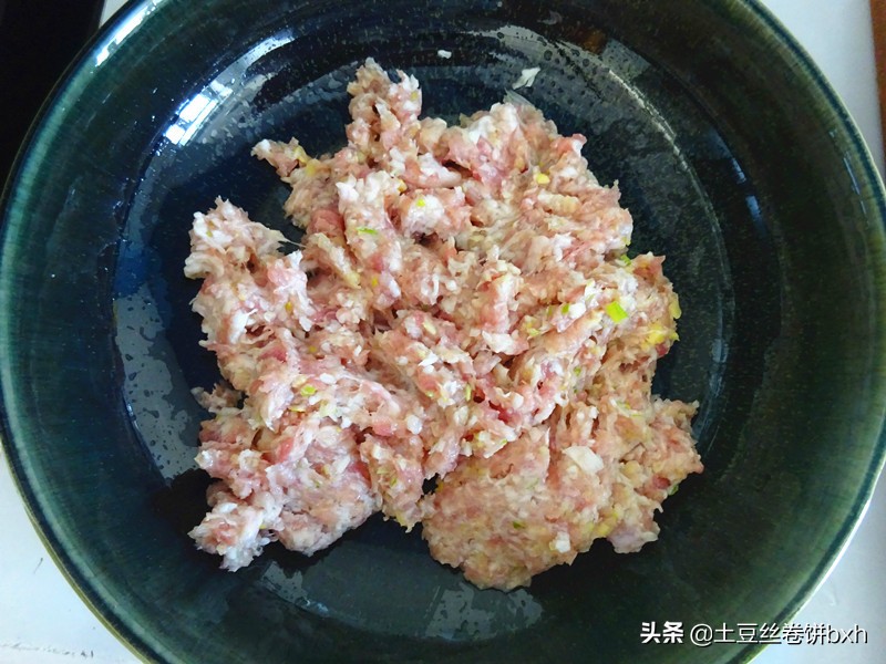 裙带菜的钙含量竟然是牛奶的十倍，春天别忘了吃，做饺子馅太鲜了