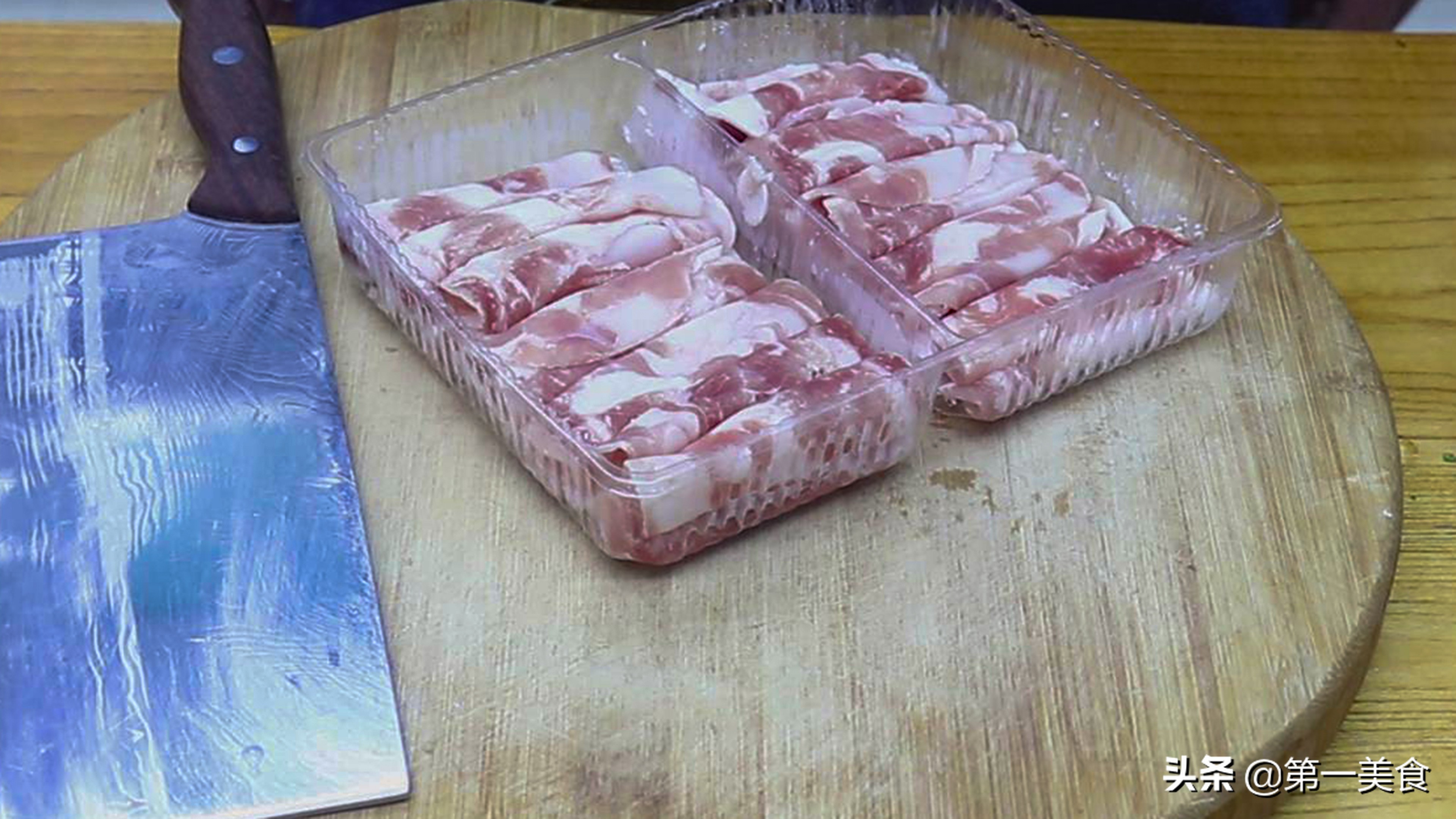孜然羊肉片制作教程（简单实用的孜然羊肉做法）