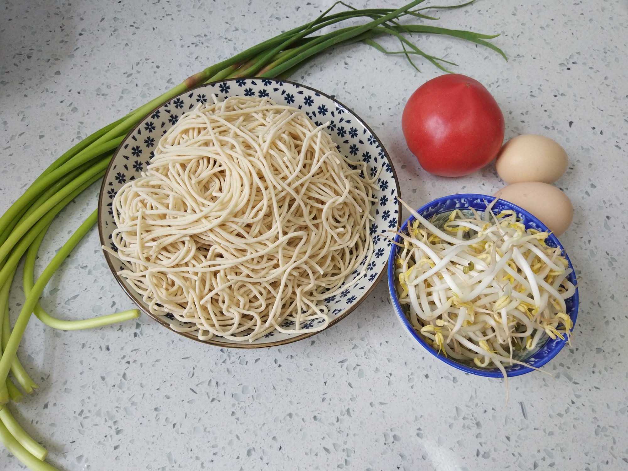 在家做炒拉條,記住這4點,麵條勁道爽滑不粘鍋,比飯店好吃多了