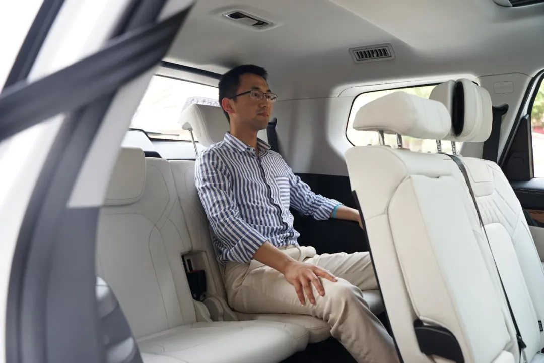 试驾揽月2.0T四驱版：对标汉兰达 超越汉兰达？