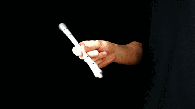 我靠转笔震慑了老外！原来这也是一股来自东方的神秘力量！