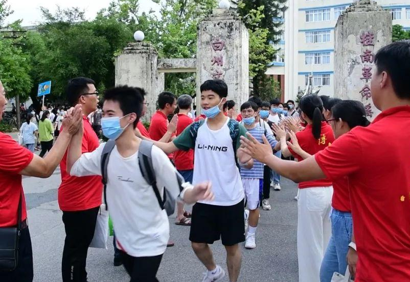 2017中国高考最高分（车祸）