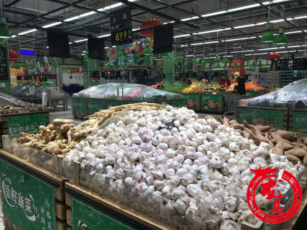 大白菜降到1块多，有的成本价卖？记者走访哈尔滨多家超市，价格给你盘明白了