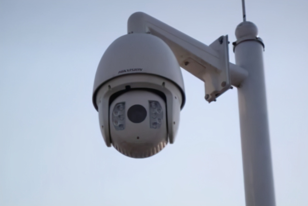 美国两大天才科学家投奔中国,突破10亿级相机技术,发力人工智能