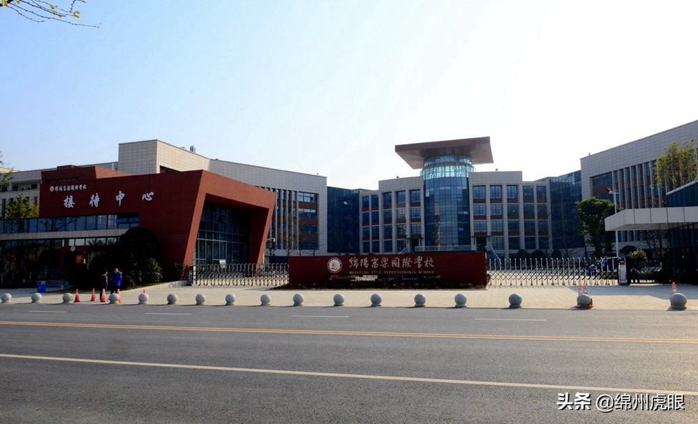 巅峰对决：绵阳八强初中亮剑出征，你更喜欢谁？