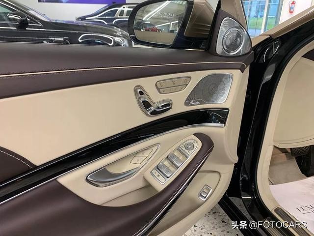 实拍 </p><p>　　 迈巴赫S650普尔曼双色加长版，除了顶级奢华没啥了