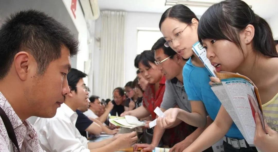 这3所二本院校行业背景深，分数不高，毕业生容易进入体制内