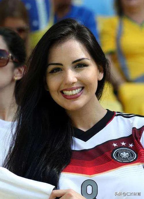 德国世界杯女球迷(欧美亚 三大洲的美女球迷!谁是看台上最靓的女人?