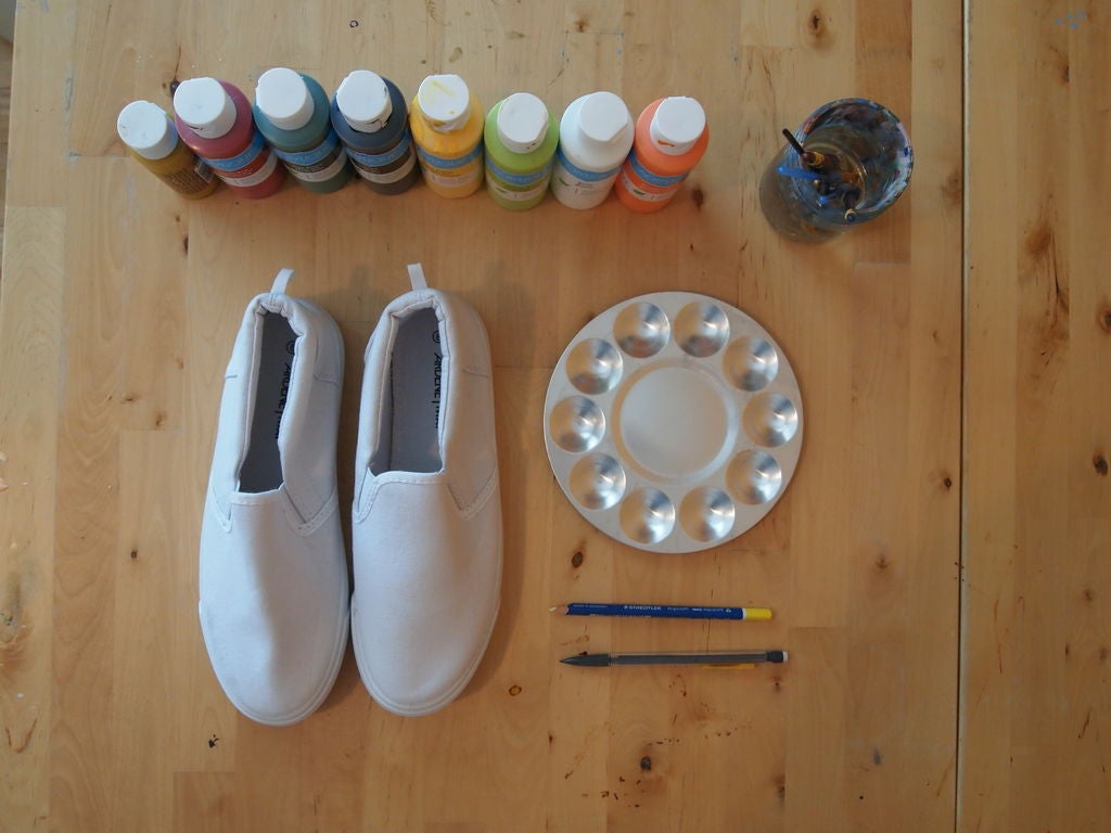 高帮帆布鞋手绘图案(由梵高向日葵得到的启发，来绘制一双向日葵帆布鞋，又酷又时髦)
