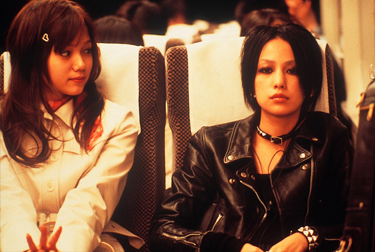 《nana》,同时她多变的造型和妆容也成为那个时期的流行