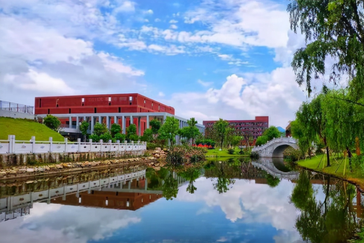 浙江两所高校合并，即将产生一所“新大学”，填补医药类院校空白