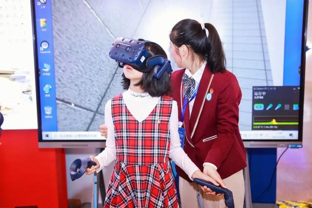 出版印刷职业教育精彩万分！VR体验、木版水印，跟随我们一起来看