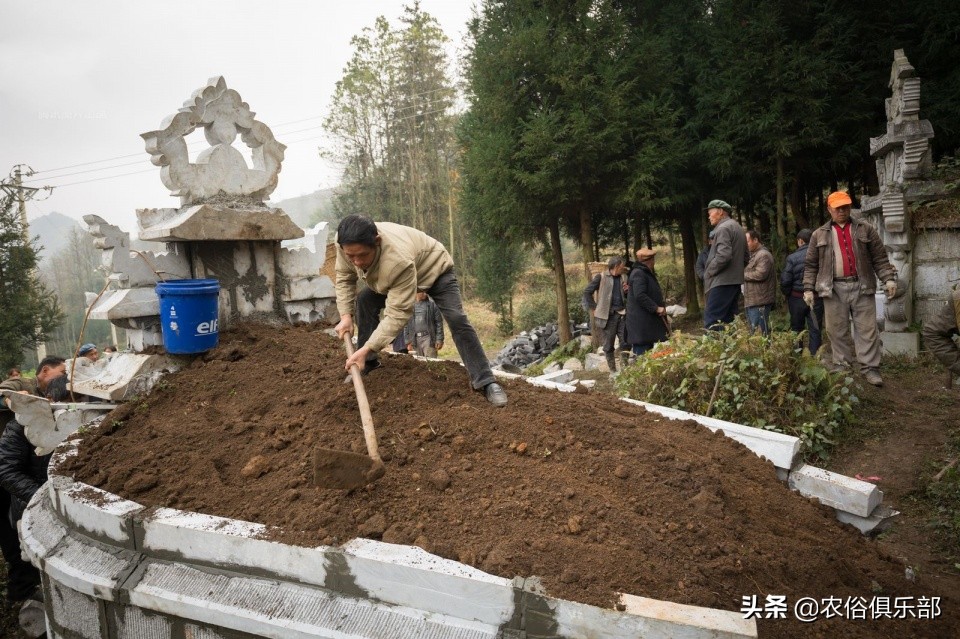 農村普通土墳墓圖片(農村傳統葬俗) - 赤虎壹號