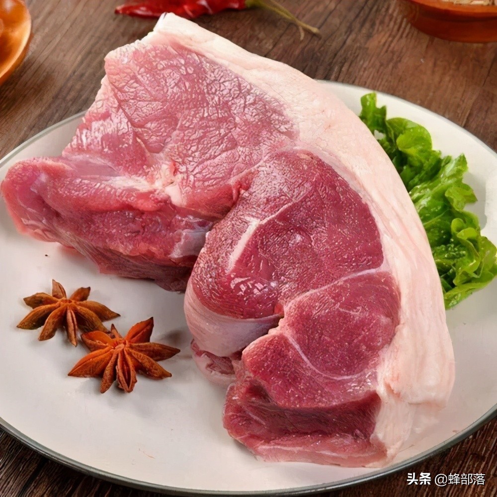 今日猪价大涨，饲料销量减半，进口冻肉激增会不会导致猪价下跌？