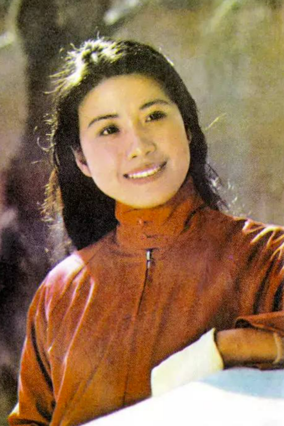 枣花("枣花"吴玉华,一婚嫁汪俊,不愿丁克离婚,二婚嫁画家儿女双全)