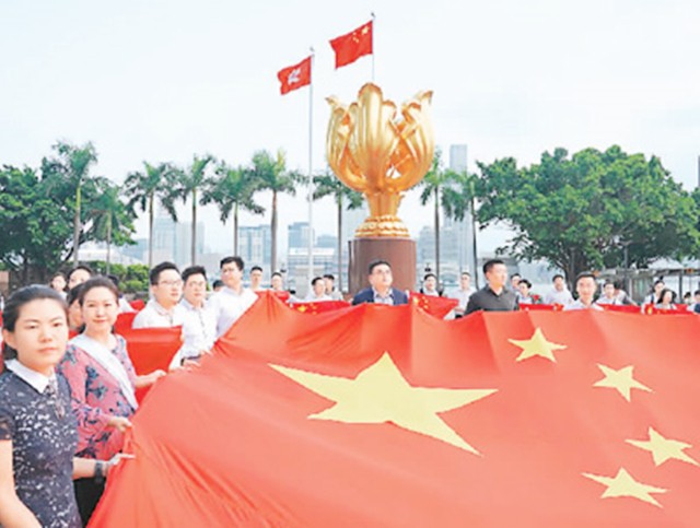 香港回归是1997年几月几日(1997年香港回归，最后节点查尔斯王子使坏，讲话故意超时了23秒)