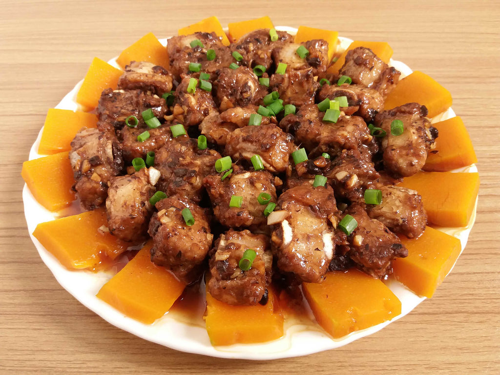 【南瓜蒸排骨】做法步骤图 美味过瘾超下饭 特香-起舞食谱网
