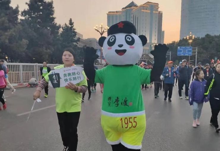 万人高呼！一场马拉松，认清了南昌的真面目