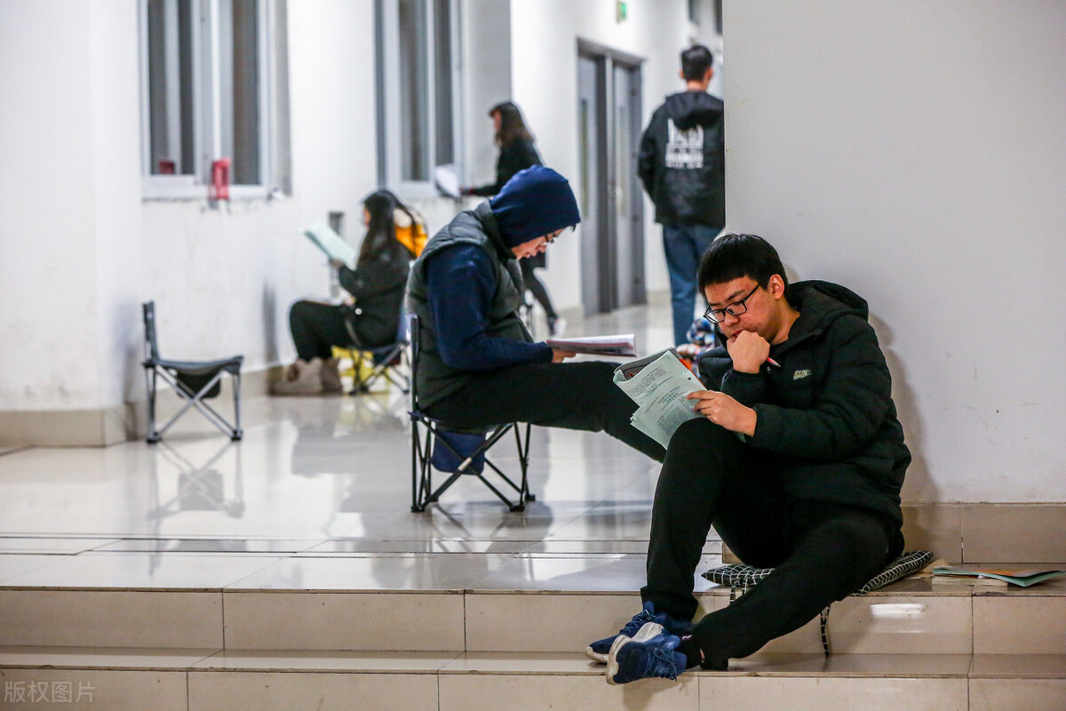 “跨专业”考研难不难？报考前需要明白3件事！辅导员：扬长避短