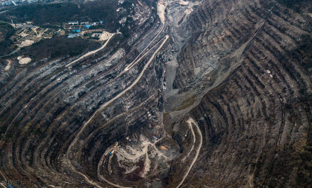 资源枯竭型城市的意义很好理解,就是指矿产资源开发已经进入晚期了