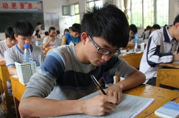 高考后才明白，文科生和理科生的差距甚远，过来人表示很无奈