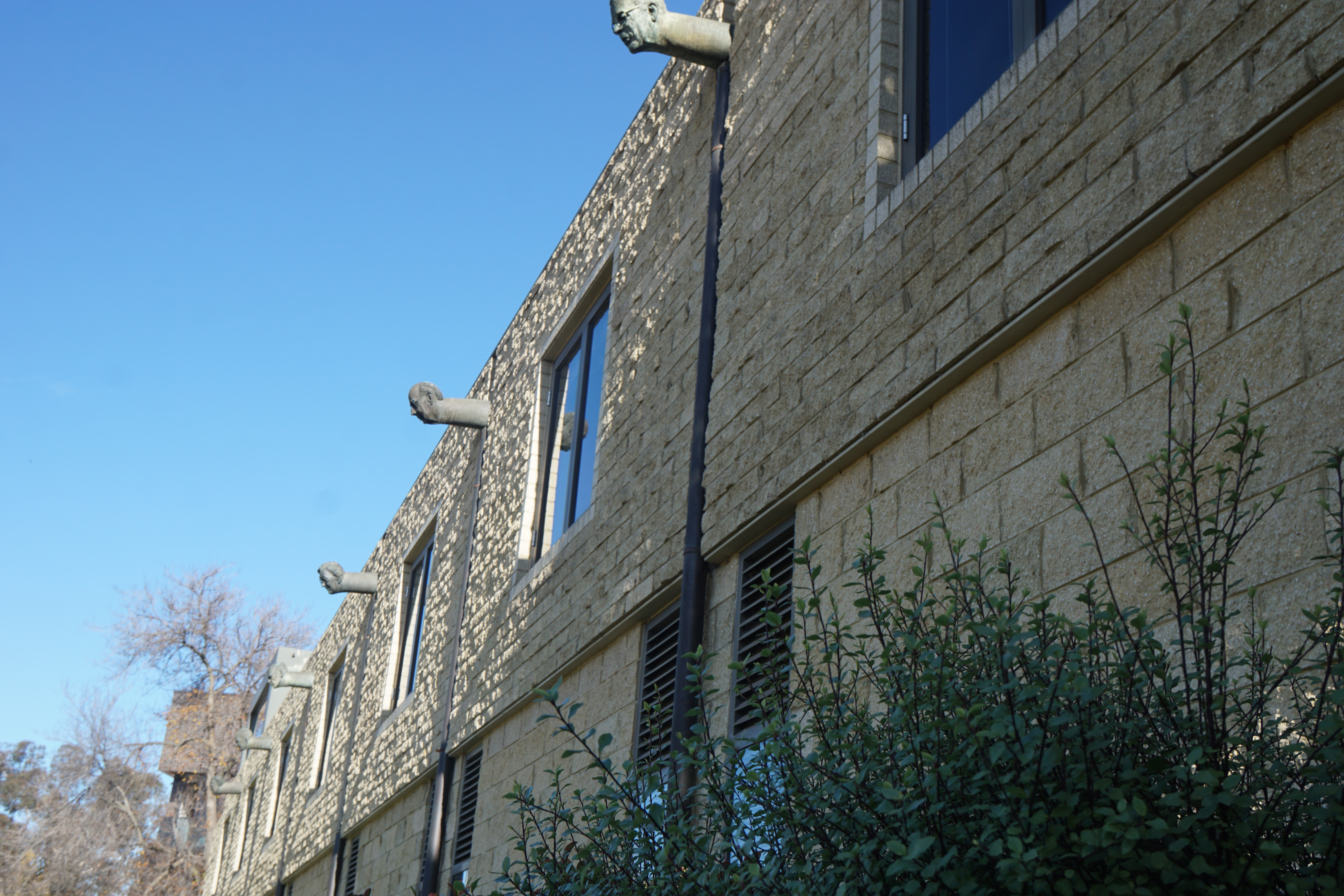 我们将在后人的 敬重中成长