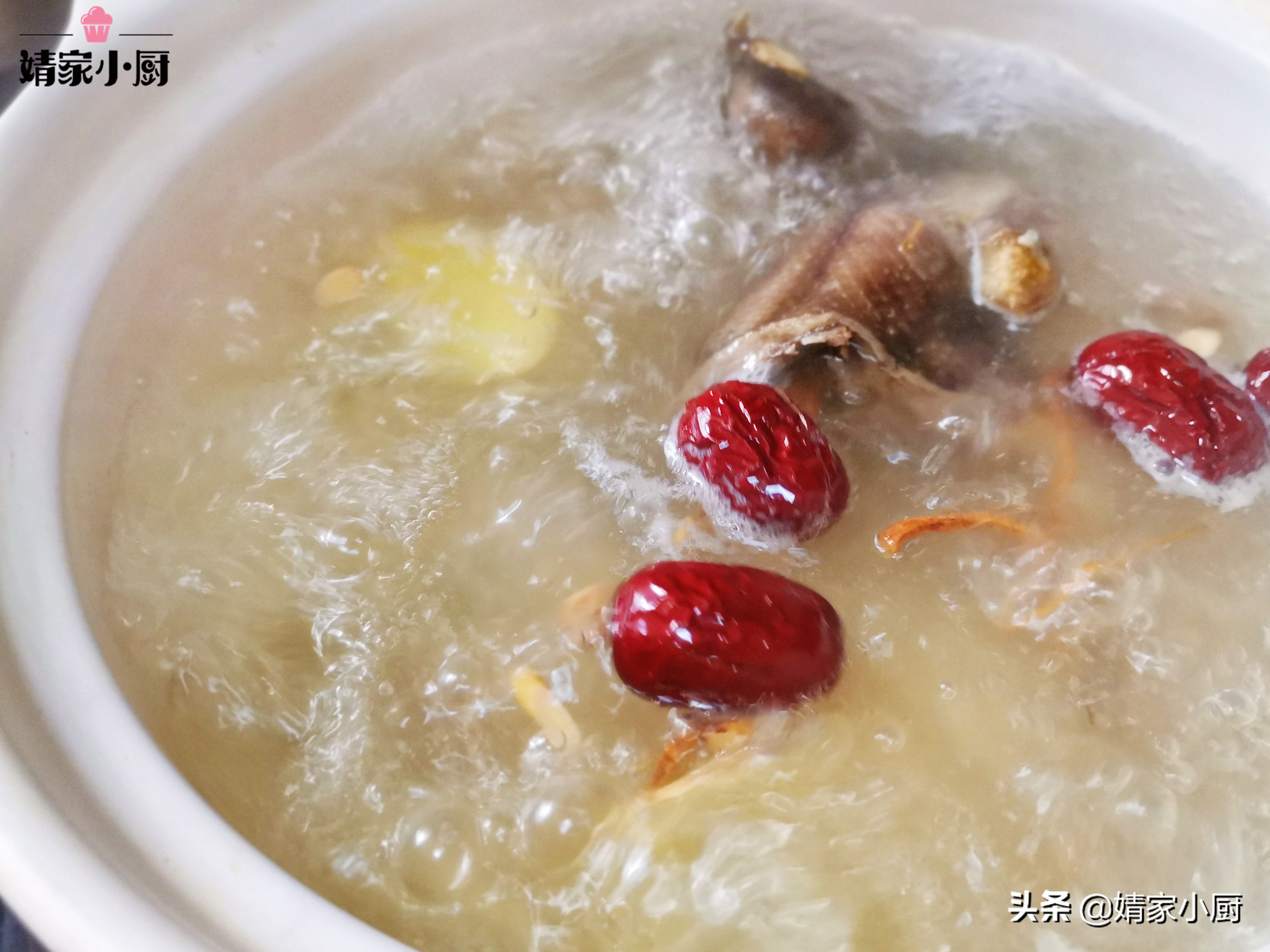 “鸽子汤”怎么炖才最滋补，掌握这个做法，肉嫩汤鲜营养翻倍